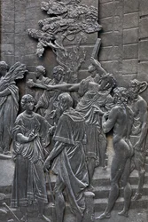 Základna představující Alessandra Farnese přijímající velvyslance anglické královny Alžběty, detail sochy Alessandra Farnese