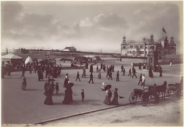Rhyl. Pavilon a molo