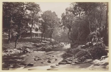 Watersmeet, Chata a Potoky