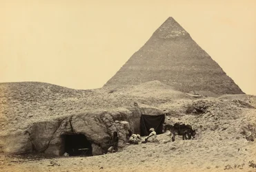 Egypt a Palestina: pyramidy Kefren a hrobky v pevnosti v Gíze, Horní Egypt