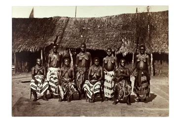 Manželky krále Jiřího, Opobo, poblíž Calabar, Nigérie, kolem roku 1870 (tisk alba)