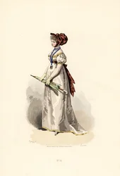 Žena v bílých šatech s lemem v barvě slámy a granátovým páskem.