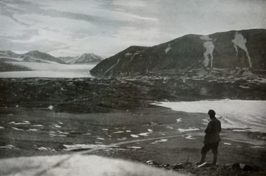 The Mouth of Dry Valley, Showing The Commonwealth Glacier, 1912, 1913.