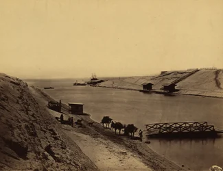Jezero Timsah, Suez naproti chatě