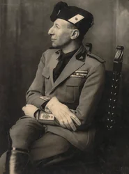 Album MVSN - Černé košile: Augusto Turati v uniformě milice