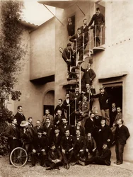 Portrét zaměstnanců fotografického zařízení Alinari Brothers, ve Florencii, 1899 (skleněná deska)