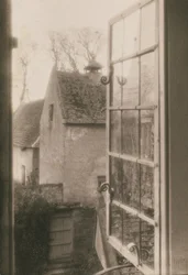 From a Window at Kelmscott Manor, 1896 (platinový tisk)