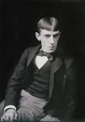Portrétní fotografie Aubrey Beardsley (1872-98) od Fredericka Hollyera (1837-1933)