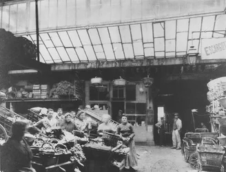 Cour du Heaume, rue Pirouette, Les Halles, Paříž, 1910