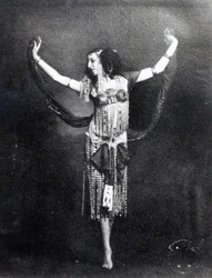 Ida Rubinstein v roli Salome (bw foto)