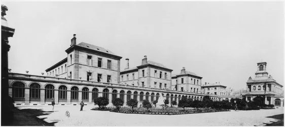 Pohled na Hopital Lariboisiere, Paříž, před rokem 1880
