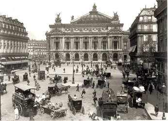 Pohled na pařížskou operu, 1890-99