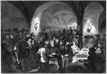 Kavárna se nachází ve sklepení paláce Esterhazy (Esterhazy Keller) ve Vídni v Rakousku