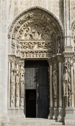 Cathedrale de Chartres, zátoka nalevo od královské brány směřující na západ, říkala výstup