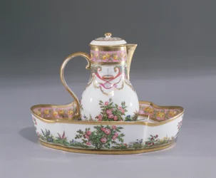 Konvice a umyvadlo, vyrobené v Paříži (porcelán)