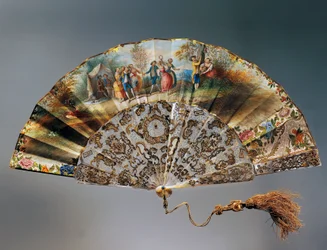 Ruční ventilátor se scénou hrajících si dětí, papírový list s akvarelovou litografií a perleťovými žebry