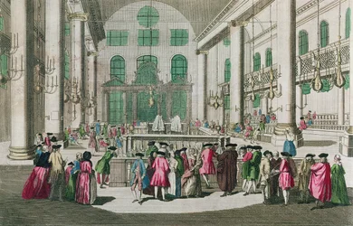 Interiér synagogy během festivalu Purim