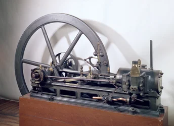 Spalovací motor navržený Étiennem Lenoirem (1822-1900), 1860