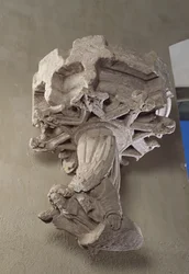 Čekající klíčový kámen: anděl (pískovec)