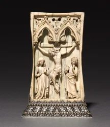 Plaketa: Ukřižování, francouzská nebo anglická, kolem 1345-1365 (slonovina, upevněná na stříbrném podstavci (po roce 1919))