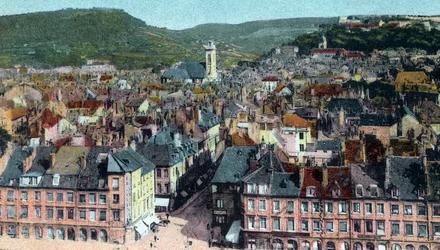 Pohlednice s výhledem z Madeleine Tower, Besancon, c. 1930 (barevné lito)