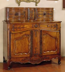 Prosklený příborník nebo komoda v provensálském stylu, Arles (dřevo)