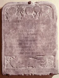 Náhrobek Nicolase Flamela, původně z kostela Saint-Jacques-de-la-Boucherie, 1418