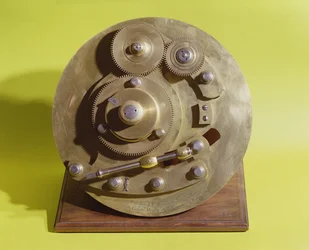 Tour a Gilloche, patřící Ludvíku XVI. (1754-93), vyrobený I.T. Mercklein Saxon z Garde-Meuble de la Couronne, Paříž, 1780 (kov upevněn na dřevě)