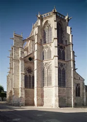 Pohled na chevet kostela, postavený 1260-1320