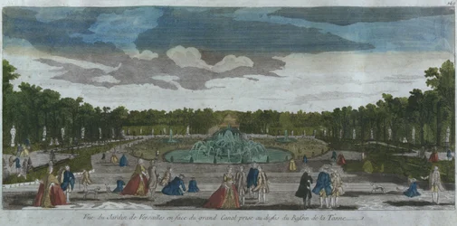 Pohled do zahrady před Canal Grande z fontány Latona, Versailles, Francie