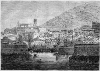 Pohled na přístav a město Gaete (Gaeta), Itálie