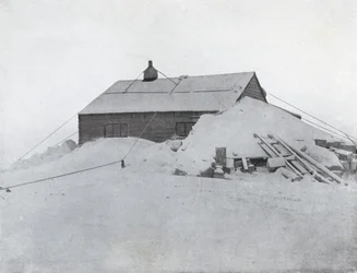 Chata na mysu Adare, c1911, 1913