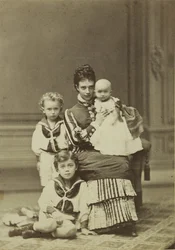 Velkokněžna Maria Fjodorovna s dětmi, Nicholas Alexandrovič, George..., c. 1875.