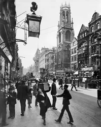 Fleet Street při pohledu na západ, City of London, 20. léta 20. století