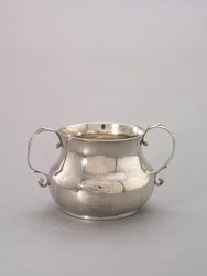 Pohár se dvěma rukojeťmi, kolem roku 1720