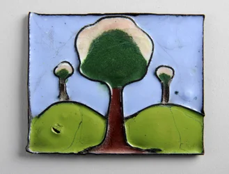 Smaltovaná plaketa se třemi stromy (smalt)