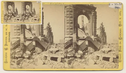 Stereograf Bryan Block v severozápadním rohu ulic Monroe a LaSalle po požáru v Chicagu v roce 1871, 1871 (černobílá fotografie na držáku karty)