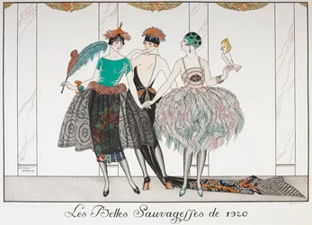 Les Belles Sauvagettes de 1920. Tři ženy v řadě v exotických šatech.