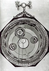 Volvelle, možná zobrazující cykly Měsíce, podle ilustrace z Astronomicon Caesareum od Petra Apianuse, 1540
