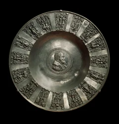 Německé umění: cínový saský pokrm kolem roku 1560. Paříž, muzeum Louvre