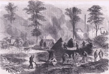 Výroba dřevěného uhlí pro střelný prach, Cassells History of the War between France and Germany vydané společností Cassell and Company Limited, kolem roku 1890 (litho)