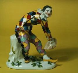 Míšeňská figurka Harlekýna, cca 1750 (porcelán)