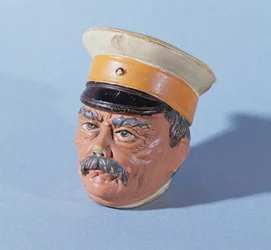 Pokladnička v podobě kancléře Otto von Bismarcka (1815-98) (terakota) (viz také 211401)