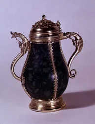 Stříbrná pozlacená konvice, cca 1489 (stříbro)