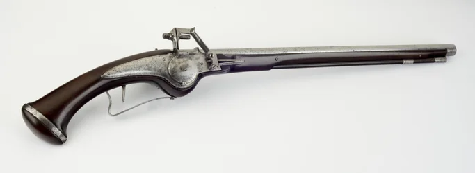 Wheel-Lock Holster Pistol, c.1625-50 (ocel, železo a ořechové dřevo)