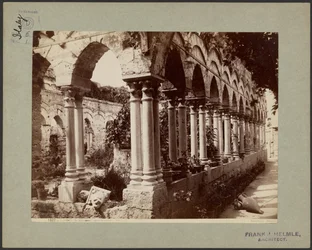 Palermo. S. Giovanni degli Eremati, křížová chodba