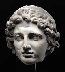 Kolosální hlava Alexandra Velikého (356-323 př.nl) (mramor)