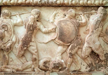 Gigantomachie (bitva mezi bohy a obry) (reliéf, vlys, 525 př. n. l.)