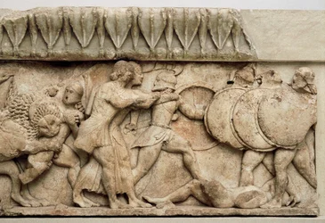 Gigantomachy: Kybelin lev požírá obra, zatímco Apollo a Artemis bojují proti obrům, 525 př.n.l.
