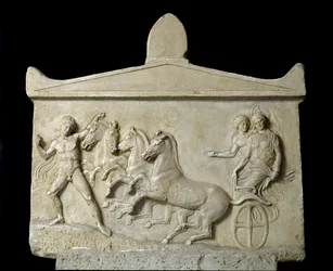 Řecké umění: reliéf věnovaný Hermovi a nymfám: Quadrige of Echelos odstraňující Basila. 420-410 před naším letopočtem. Athény, Národní archeologické muzeum